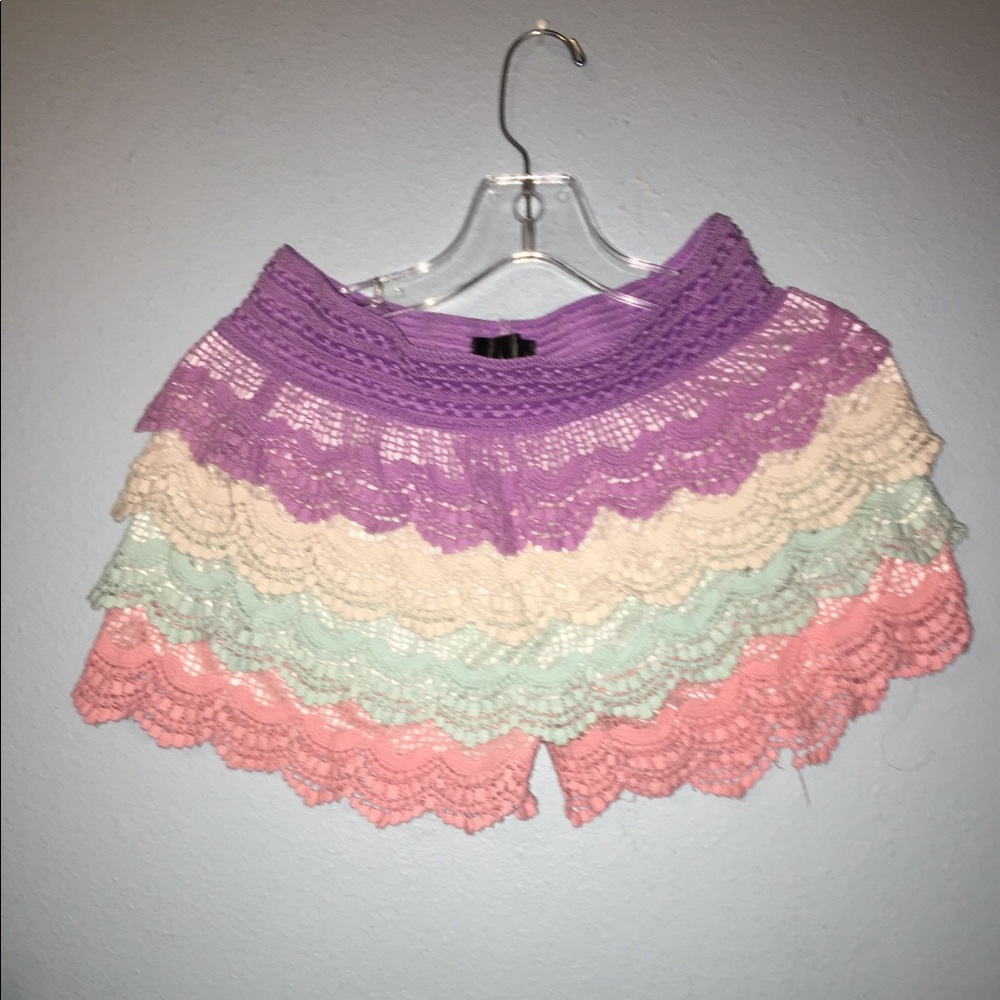 Ruffled shorts